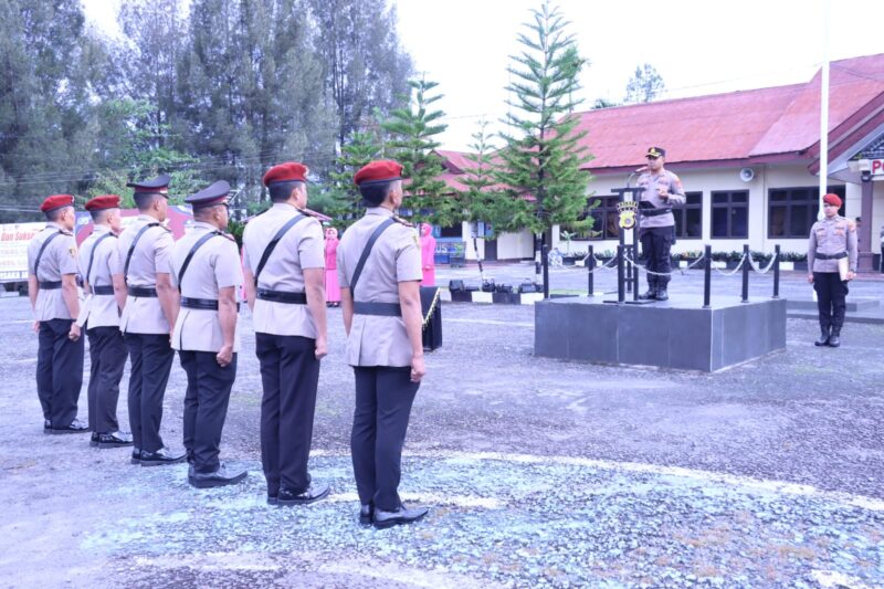 Keterangan Foto: Kapolres Bener Meriah AKBP Aris Cai Dwi Susanto, S.I.K., M.I.K. memimpin upacara Serah Terima Jabatan (Sertijab) tiga pejabat utama Polres Bener Meriah.(Dok: Ist)