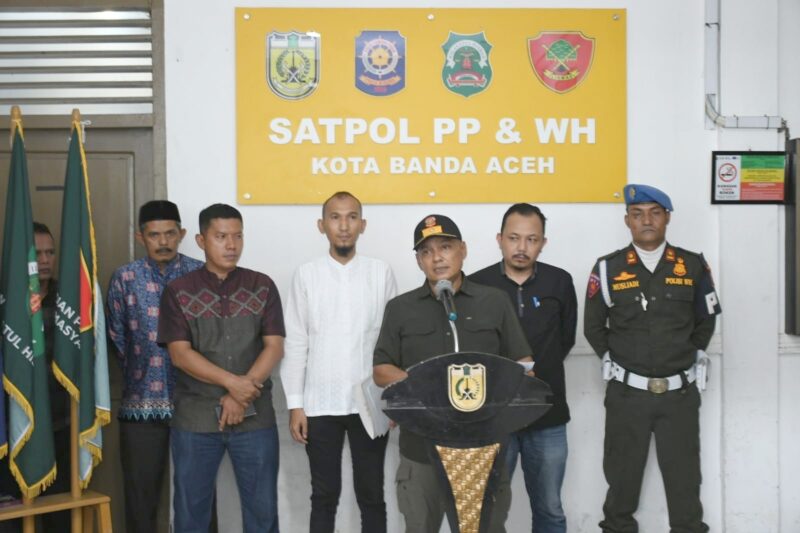 Konferensi Pers Terkait Pelanggaran Syariat di Kota Banda Aceh, Jumat (5/6/2026). Foto: Dok. Istimewa 