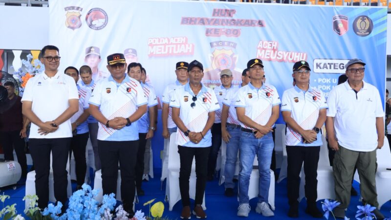 Kapolda Aceh Irjen Pol. Drs. Marzuki Ali Basyah, M.M., didampingi Pangdam Iskandar Muda dan unsur Forkopimda Aceh menghadiri pembukaan Turnamen Tenis Kapolda Aceh Cup 2026 di Lapangan Tenis Trengginas Polda Aceh, Banda Aceh, Kamis (4/6/2026). Foto: Dok. Istimewa 