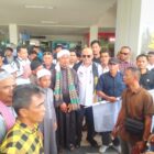 Ketua DPW PSI Aceh, T. Rival Amiruddin, menyapa masyarakat dan kader saat tiba di Bandara Sultan Iskandar Muda, Aceh, Minggu (31/5/2026). Foto: Dok. Istimewa
