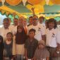 Ketua DPW PSI Aceh, T. Rival Amiruddin, bersama pengurus DPD PSI Aceh Barat Daya menyerahkan santunan kepada anak-anak yatim dalam rangkaian kegiatan silaturahmi dan konsolidasi partai di Gampong Pulo Kaye, Kabupaten Aceh Barat Daya, Kamis (2/7/2026). Foto: Dok. Istimewa 