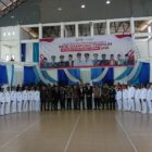Bupati Bener Meriah, Ir. H. Tagore Abubakar, berfoto bersama 135 reje kampung yang baru dilantik usai prosesi pelantikan di Gedung Olahraga (GOR) Kecamatan Bukit, Kamis (2/7/2026). Foto: Dok. Istimewa