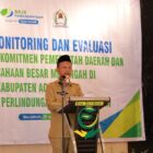Asisten Pemerintahan, Keistimewaan Aceh, dan Kesejahteraan Rakyat Setdakab Aceh Barat, Ruswaidi, membuka rapat tindak lanjut komitmen perlindungan pekerja rentan bersama BPJS Ketenagakerjaan dan perusahaan di Meulaboh, Selasa (28/7/2026). Foto: Dok. Istimewa