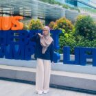 Mahasiswi UIN Ar-Raniry Banda Aceh, Putri Munira Ponnui, mengikuti kegiatan Fast Track Summer School 2026 di National University of Singapore (NUS). Foto: Dok. Istimewa