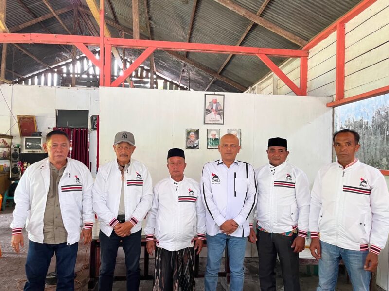 Dua tokoh eks kombatan GAM, M. Abet Idris dan Bahagia ZA, menyatakan resmi bergabung dengan Partai Solidaritas Indonesia (PSI) dalam pertemuan di Kecamatan Geumpang, Kabupaten Pidie, Sabtu (18/7/2026). Foto: Dok. Istimewa 