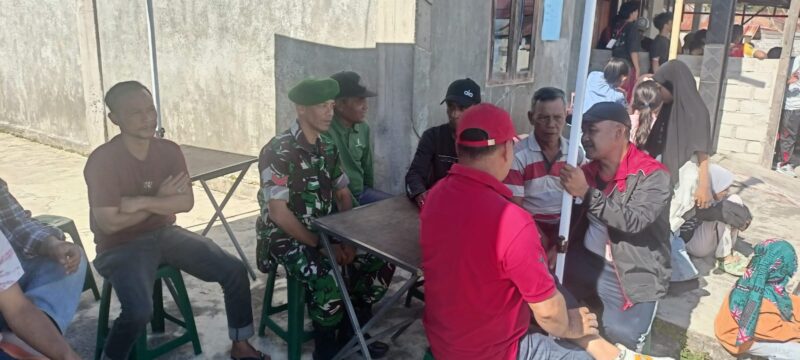 Babinsa Koramil 02/Bebesen Kodim 0106/Aceh Tengah, Kopka Fuadi, melaksanakan komunikasi sosial (komsos) bersama warga binaan,(20/7/2026).(Dok: Ist)