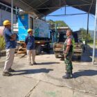 Babinsa Koramil 01/Lut Tawar Kodim 0106/Aceh Tengah, Serka Ruliadi, melaksanakan Komunikasi Sosial (Komsos) bersama warga di Desa Mendale, Kamis (23/07/2026).(Dok: Ist)