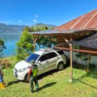Babinsa Koramil 01/Lut Tawar Kopka Ansara Ginting saat melaksanakan komunikasi sosial (Komsos) bersama warga di Desa Toweren Toa, Kecamatan Lut Tawar, Aceh Tengah, Minggu (26/7/2026).(Dok:Ist)