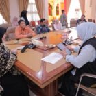 Wali Kota Banda Aceh menjalani pendataan Sensus Ekonomi 2026 di Pendopo Wali Kota sebagai bentuk dukungan terhadap pengumpulan data yang akurat untuk penyusunan kebijakan pembangunan dan peningkatan kesejahteraan masyarakat, Kamis (9/7/2026). Foto: Dok. Diskominfo Kota Banda Aceh