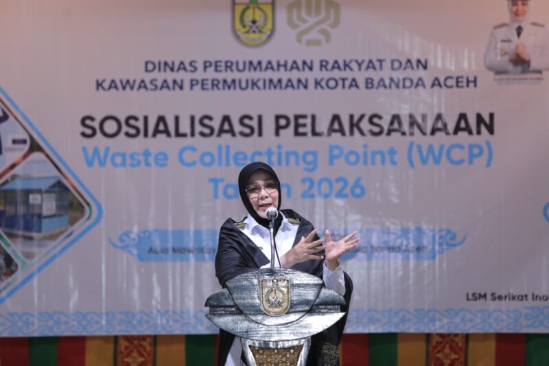Wali Kota Banda Aceh Illiza Sa’aduddin Djamal membuka Sosialisasi Pelaksanaan Waste Collecting Point (WCP) Tahun 2026 di Aula Gedung A Mawardy Nurdin, Balai Kota Banda Aceh, Rabu (15/7/2026). Foto: Dok. Prokopim Kota Banda Aceh