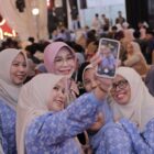 Wali Kota Banda Aceh Illiza Sa’aduddin Djamal menghadiri Pengukuhan Kelulusan Angkatan ke-57 SMK SMTI Banda Aceh Tahun Pelajaran 2025/2026 di Nanik Convention Hall, Kamis (16/7/2026). Foto: Dok. Prokopim Kota Banda Aceh