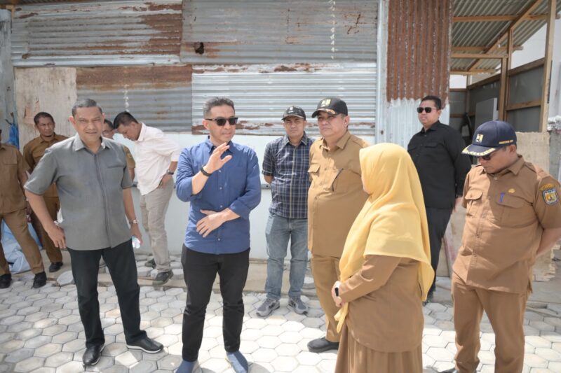 Komisi III DPRK Banda Aceh meninjau progres rehabilitasi Gedung Banda Aceh Academy di Jalan Tgk Syech Muda Wali, Selasa (14/07/2026). Foto: Dok. DPRK Banda Aceh