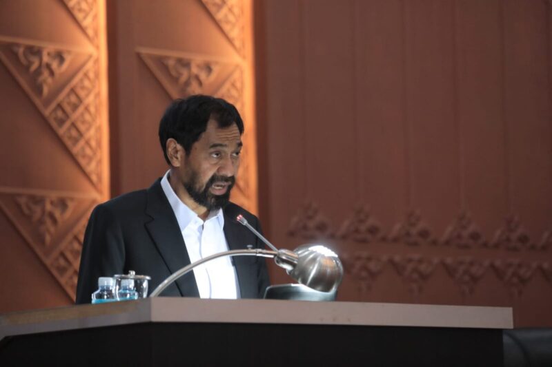 Gubernur Aceh Muzakir Manaf menyampaikan pidato pada Rapat Paripurna DPRA terkait pertanggungjawaban pelaksanaan APBA 2025 yang kembali meraih opini Wajar Tanpa Pengecualian (WTP) di Banda Aceh, Rabu (22/7/2026). Foto: Dok. Istimewa 