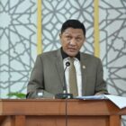 Kepala Dinas Pendidikan dan Kebudayaan Aceh Barat Irwan, M.Si. mewakili Bupati Aceh Barat mendampingi rombongan Polda Aceh meninjau lokasi jembatan rusak di Desa Sikundo, Kecamatan Pante Ceureumen, Kamis (23/7/2026). Foto: Dok. DPRK Banda Aceh
