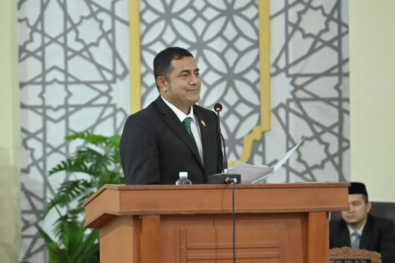 Wakil Ketua Fraksi Golkar–PKB–PPP DPRK Banda Aceh, Faisal Ridha, menyampaikan sejumlah rekomendasi terkait pengelolaan aset daerah, peningkatan PAD, dan pembangunan ekonomi Kota Banda Aceh pada rapat paripurna DPRK Banda Aceh, Jumat (24/7/2026). Foto: Dok. DPRK Banda Aceh