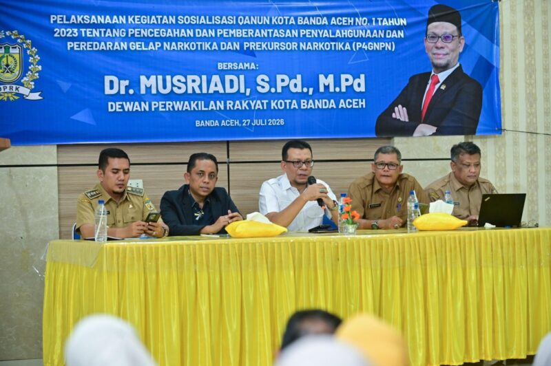 Wakil Ketua DPRK Banda Aceh, Dr. Musriadi, S.Pd., M.Pd., memberikan sambutan pada Sosialisasi P4GN di Kecamatan Ulee Kareng, Senin (27/7/2026). Foto: Dok. DPRK Banda Aceh
