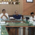 Sekda Aceh, M. Nasir, S.IP, MPA, bersama para Asisten Pemerintahan, Keistimewaan Aceh dan Kesejahteraan Rakyat Sekda Aceh, Drs. Syakir, M.Si, Asisten Administrasi Umum Sekda Aceh, Dr. A. Murtala, M.Si, dan Kepala SKPA/Biro terkait, saat memfasilitasi peralihan kepemilikan Rumah Sakit Umum Daerah (RSUD) Cut Meutia dari Pemerintah Kabupaten Aceh Utara untuk Pemerintah Kota Lhokseumawe, di Ruang Rapat Sekda Aceh, Banda Aceh, Rabu, (29/7/2026). Foto: Dok. Biro Adpim Setda Aceh