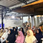 Suasana pengajian rutin sekaligus Reses Masa Persidangan III Tahun 2026 Sekretaris Komisi IV DPRK Banda Aceh, Hj. Efiaty, S.E.,  bersama masyarakat Dapil III (Syiah Kuala–Ulee Kareng), Kamis (30/6/2026). Foto: Dok. Istimewa 