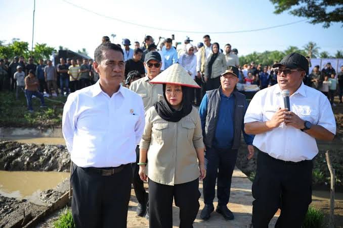 Pemerintah Aceh memberikan penjelasan mengenai mekanisme alokasi anggaran sekitar Rp2,5 triliun dari Kementerian Pertanian untuk percepatan pemulihan lahan pertanian dan perkebunan pascabencana hidrometeorologi. Foto: Dok. Istimewa 