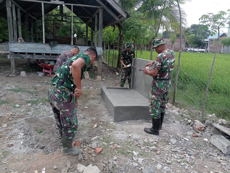 Satgas TMMD Reguler ke-129 Kodim 0102/Pidie menyelesaikan pembangunan tempat wudu di lokasi sumur bor dan MCK sasaran 2, Kompleks Meunasah Desa Lhok Panah, Kecamatan Sakti, Pidie, Minggu (9/8/2026). Foto: Dok. Istimewa 