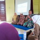 Satgas TMMD Reguler ke-129 Kodim 0107/Aceh Selatan bersama DP3AKB Kabupaten Aceh Selatan menggelar penyuluhan pencegahan stunting bagi ibu hamil, ibu balita, kader Posyandu, dan masyarakat di Desa Beutong, Kecamatan Labuhanhaji Timur, Selasa (4/8/2026). Foto: Dok. Istimewa