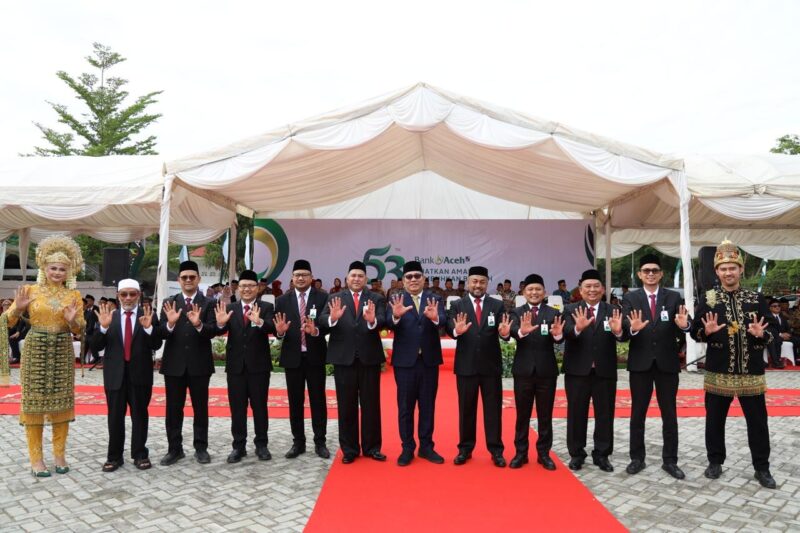 Bank Aceh memperingati hari jadinya yang ke-53 dengan upacara dan rangkaian kegiatan sosial. Mengusung tema 