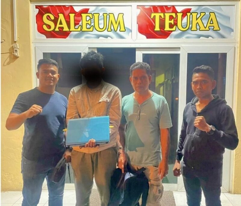 Polsek Lueng Bata mengamankan seorang mantan karyawan Hotel Amoda berinisial SSE (33) yang diduga mencuri laptop inventaris hotel karena tidak terima diberhentikan sebagai karyawan, Banda Aceh, Senin (3/8/2026). Foto: Dok. Istimewa 