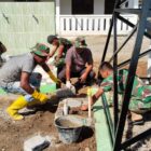 Satgas TMMD ke-129 Kodim 0107/Aceh Selatan merampungkan pembangunan sumur bor di Masjid Paya Pelumat, Kecamatan Labuhanhaji Timur, Selasa (11/8/2026). Foto: Dok. Istimewa