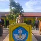 Ket Foto: Kapolsek Bandar Polres Bener Meriah IPTU Dede Moerdhany, S.H., saat menjadi pembina upacara bendera, (31/8/2026).(Dok:Ist)