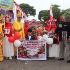 Ket Foto :Bupati Aceh Tengah Drs. Haili Yoga, M.Si., didampingi Dandim 0106/Aceh Tengah Letkol Czi. Rudi Haryanto bersama Forkopimda saat melepas peserta karnaval dalam rangka memeriahkan hari besar di Aceh Tengah, Senin (10/8/2026).(Dok:Ist)