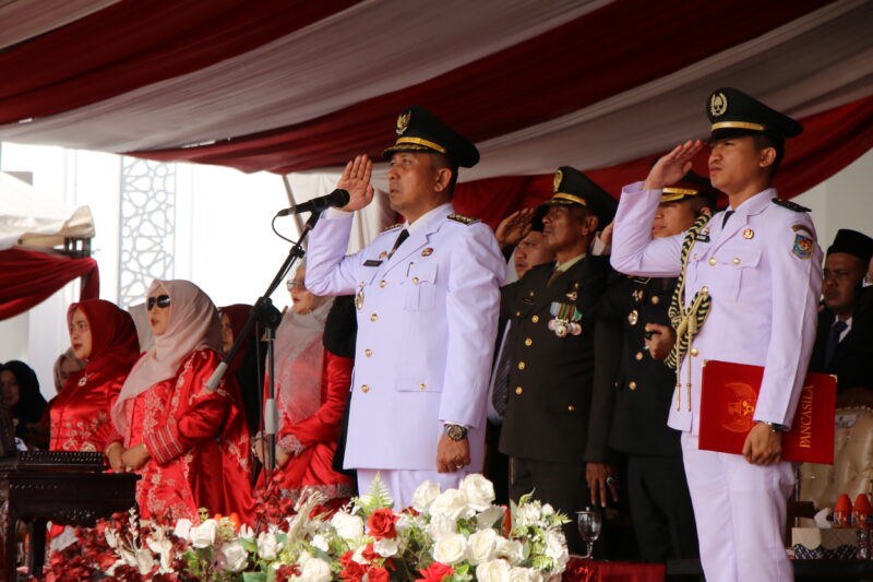 Bupati Pidie Jaya Tgk. H. Syibral Malasyi Bertindak Sebagai Inspektur Upacara HUT RI Ke 81 tahun 2026, Halaman Gedung MTQ , Komplek Perkantoran Cot Trieng, Meureudu ( 17/8/2026). Foto:Dok/Humas Prokopim Pidie Jaya