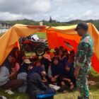 Babinsa Koramil 06/Jagong Serda Mastholih melaksanakan Komsos bersama siswa-siswi SMAN 5 Takengon, Minggu (23/8/2026).foto.(Dok:Ist)