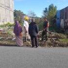 Ket foto: Babinsa Koramil 06/Jagong Serda Raja P. Manurung melaksanakan Komsos bersama warga di Desa Bukit Sari, Minggu (30/8/2026).dok:ist