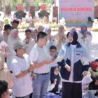 Wali Kota Banda Aceh Illiza Sa’aduddin Djamal berdialog bersama anak-anak pada puncak peringatan Hari Anak Nasional (HAN) Kota Banda Aceh 2026 di Taman Putroe Phang, Minggu (2/8/2026). Foto: Dok. Prokopim Kota Banda Aceh
