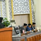 Wali Kota Banda Aceh Illiza Sa’aduddin Djamal menghadiri rapat paripurna di Gedung DPRK Banda Aceh, Senin (3/8/2026). Foto: Dok. Prokopim Kota Banda Aceh