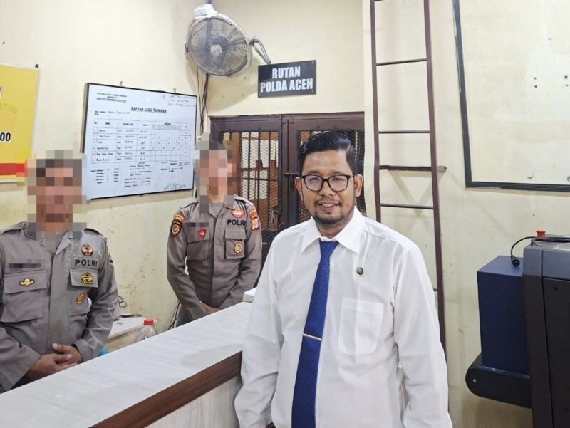 Praktisi hukum Muhammad Zubir saat mendatangi kepolisian. Foto: Dok. Istimewa 
