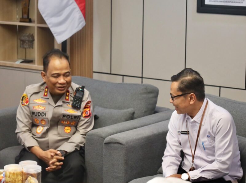 Kapolda Aceh Irjen Pol. Ruddi Setiawan menerima kunjungan silaturahmi Kepala BPKP Perwakilan Aceh beserta jajaran di Mapolda Aceh, Selasa (4/8/2026). Foto: Dok. Istimewa 