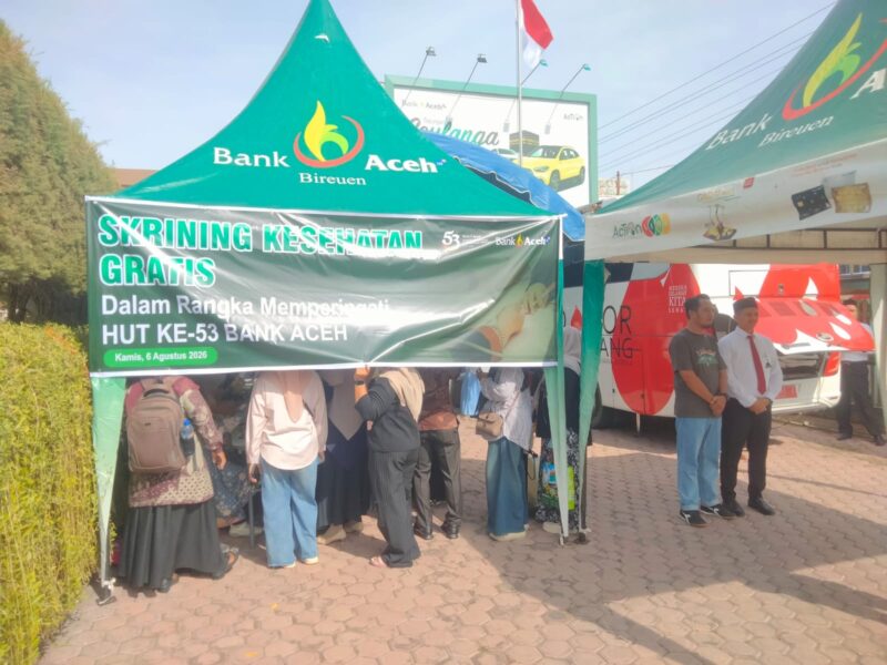 PT Bank Aceh Syariah KC Bireuen memperingati HUT ke-53 dengan menggelar donor darah dan pemeriksaan kesehatan gratis. Dalam kegiatan bertema 