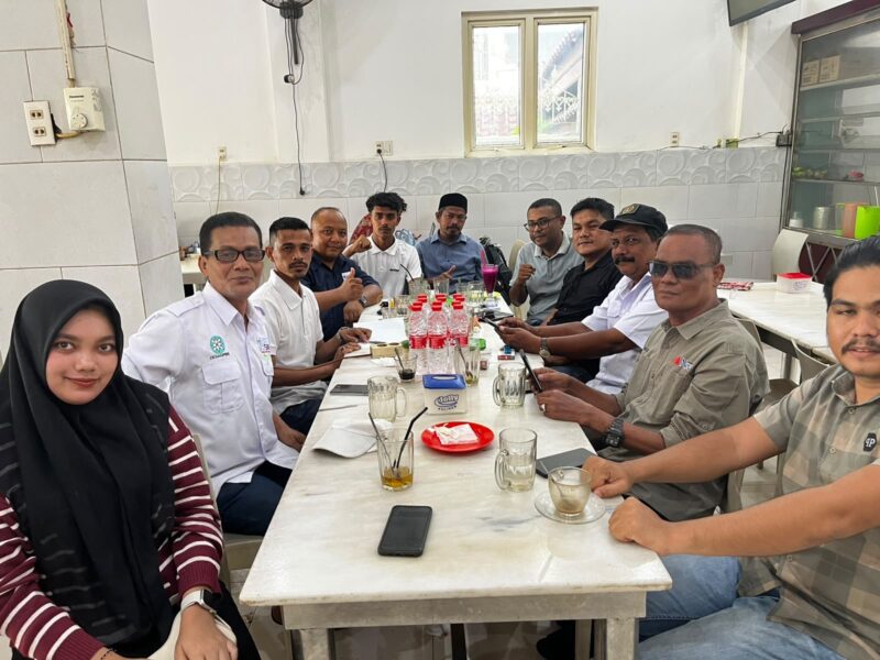 Pengurus SMSI Aceh Besar mengikuti rapat perdana persiapan pelantikan kepengurusan masa bakti 2026–2029 di Aceh Besar, Kamis (10/9/2026). Rapat membahas berbagai persiapan dan koordinasi menjelang pelantikan yang dijadwalkan Oktober 2026. Foto: Dok. SMSI Aceh Besar