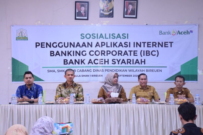 Bank Aceh Syariah memberikan edukasi pemanfaatan layanan Internet Banking Corporate (IBC) kepada kepala sekolah dan bendahara satuan pendidikan di Kabupaten Bireuen, Selasa (22/9/2026). Foto: Dok. Istimewa 