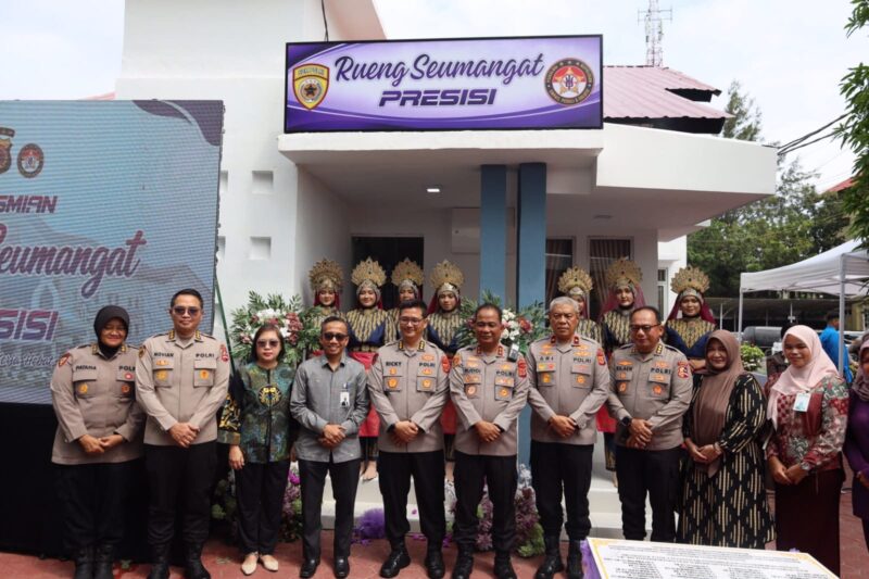 Kapolda Aceh Irjen Pol. Ruddi Setiawan bersama jajaran saat peresmian Gedung Rueng Seumangat Presisi Polda Aceh sebagai fasilitas pendukung pelayanan psikologi bagi personel, keluarga, dan masyarakat, Rabu (16/9/2026). Foto: Dok. Istimewa 