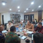 Bupati Pidie Jaya H. Sibral Malasyi bersama jajaran Pemerintah Kabupaten Pidie Jaya melakukan pertemuan dengan Sekretaris Jenderal Kementerian Pertanian Dr. Ir. Suwandi, M.Si., di Jakarta, Kamis (17/9/2026). Foto: Dok. Istimewa