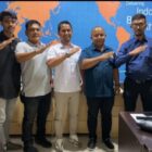 Ketua SMSI Aceh Besar Zulfikar, S.Pd., bersama pengurus saat melakukan audiensi dengan General Manager (GM) Garuda Indonesia Perwakilan Banda Aceh, Jufriandi, di Banda Aceh, Senin (21/9/2026). Foto: Dok. SMSI Aceh Besar