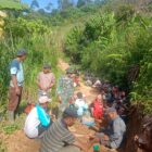 Ket. Foto: Babinsa Koramil 10/Celala Kodim 0106/Aceh Tengah, Serda Baihaki, melaksanakan komunikasi sosial bersama warga Desa Cibro, Kecamatan Celala, Selasa (1/9/2026).(Dok:Ist)
