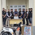 Keterangan foto: Tim URC Satreskrim Polres Bener Meriah bersama personel Polsek Bukit mengamankan terduga pelaku pembobolan rumah beserta sejumlah barang bukti, (4/9/2026).Dok:Ist