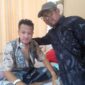 Arju Na Fahlevi perwakilan PD IWO Pidie jaya mengunjungi ketua IWO Aceh Chairan Manggeng di RSUDZA Banda Aceh. Foto:Dok/ Arju Na Fahlevi 