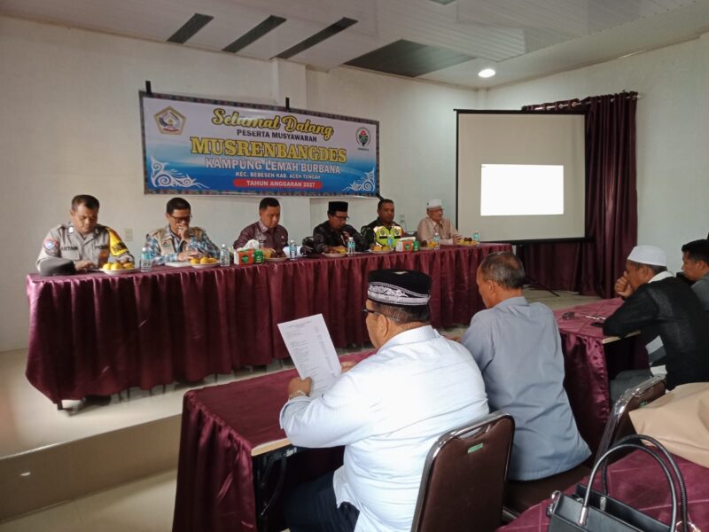 Ket Foto: Babinsa Koramil 02/Bebesen Serka Sukardi Gayo mengikuti Musrenbangdes Tahun 2027 di Kantor Desa Lemah Burban, Kamis (10/9/2026).Dok:Ist