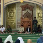 Ket Foto: Danramil 02/Bebesen Kapten Inf Supriadi bersama anggota dan masyarakat menghadiri peringatan Maulid Nabi Muhammad SAW di Masjid Besar Quba, Kecamatan Bebesen, Aceh Tengah, Minggu (13/9/2026).dok:Ist