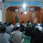 Dandim 0106/Aceh Tengah Letkol Czi Rudy Haryanto bersama jamaah mengikuti Safari Subuh Rabu Berkah di Masjid Al Jihad, Asir-Asir Bawah, Rabu (23/9/2026).dok:Ist
