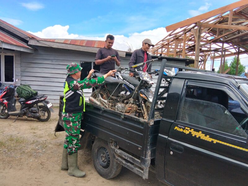 Serka Riza Romanda melaksanakan komunikasi sosial bersama warga di Desa Atu Lintang, Minggu (27/9/2026).dok:Ist